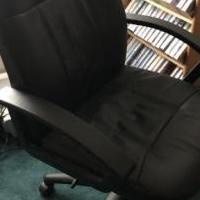 Computer chair for sale in Bowling Green OH by Garage Sale Showcase member Horsehaven6, posted 08/05/2019