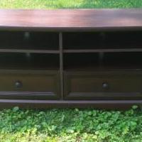 TV Stand for sale in Granite City IL by Garage Sale Showcase member Meetthewilliams, posted 06/01/2019