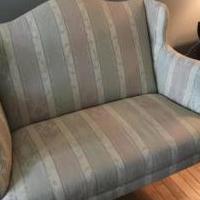 Love seat for sale in Queensbury NY by Garage Sale Showcase member Stephane, posted 05/14/2019
