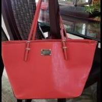 Nine West Tote Bag for sale in Melbourne FL by Garage Sale Showcase member Beaapron, posted 07/21/2019