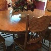 Oak dining table and 6 chairs for sale in Greenbrier TN by Garage Sale Showcase member NLHorton, posted 05/07/2019