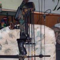 Compound Hunting Bow outfit for sale in Mecklenburg County VA by Garage Sale Showcase member BRADLEY KEENEY, posted 03/13/2020
