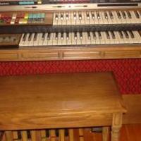 Electric organ for sale in Saint Marys PA by Garage Sale Showcase member 3goodbusiness, posted 06/02/2019