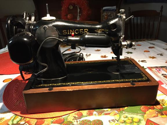 Singer Sewing Machine for sale in Bradner OH
