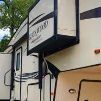 2015 FOREST ROCKWOOD 5TH WHEEL for sale in Canyon Lake TX by Garage Sale Showcase member cjskid, posted 06/22/2019