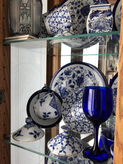 Bombay Blue and White Cups and Saucers with lids for sale in Macomb MI