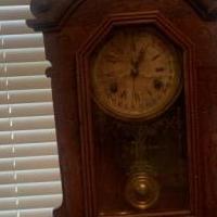 Antique Mantel Clock for sale in Bleckley County GA by Garage Sale Showcase member Lynnfreeman, posted 07/16/2019