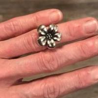 James Avery Flower Ring for sale in Kerrville TX by Garage Sale Showcase member Lauralace15, posted 05/07/2019