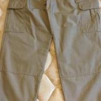 Women’s khaki cargo pants for sale in Metairie LA by Garage Sale Showcase member Cheryl’sSale, posted 04/17/2019