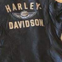 WOMENS HARLEY DAVIDSON JACKET for sale in Wills Point TX by Garage Sale Showcase member pamras, posted 04/23/2019