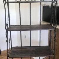Folding shelf for sale in Wallington NJ by Garage Sale Showcase member Ericadeste87, posted 05/26/2019