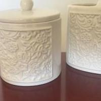 Bathroom set of 2 for sale in Wallington NJ by Garage Sale Showcase member Ericadeste87, posted 05/26/2019