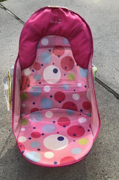 Baby bath chair for sale in Brunswick GA