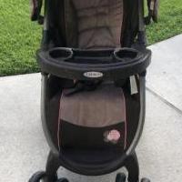 Baby stroller for sale in Brunswick GA by Garage Sale Showcase member Leshc09251929, posted 06/27/2019