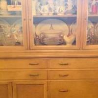 Hutch and dining table for sale in Port Chester NY by Garage Sale Showcase member Tiffany34, posted 10/01/2019