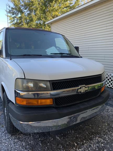 2005 Chevy express van for sale in Gonzales LA