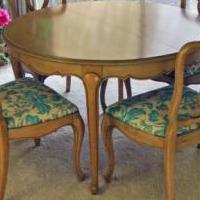 Table with 6 chairs for sale in Gurnee IL by Garage Sale Showcase member schleff@comcast.net, posted 09/09/2019