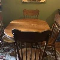 Oak Kitchen Table for sale in Ballston Spa NY by Garage Sale Showcase member Jessk413, posted 09/27/2019