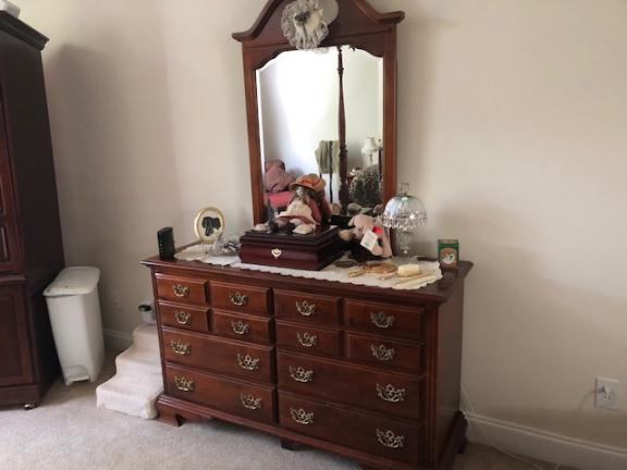 Queen Size Cherrywood Bedroom Set