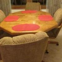 Oak Dining Table with 4 upholstered chairs for sale in Bartlett IL by Garage Sale Showcase member MarieAnn1, posted 01/13/2020