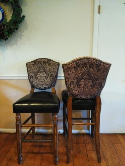 Bar chairs for sale in Kirtland OH
