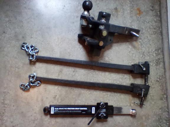 Weight Distribution hitch w/stabilizer and sway bar for sale in Effingham IL