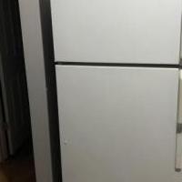 General Electric Hotpoint Refrigerator for sale in Bushkill PA by Garage Sale Showcase member Dsilver, posted 01/18/2020
