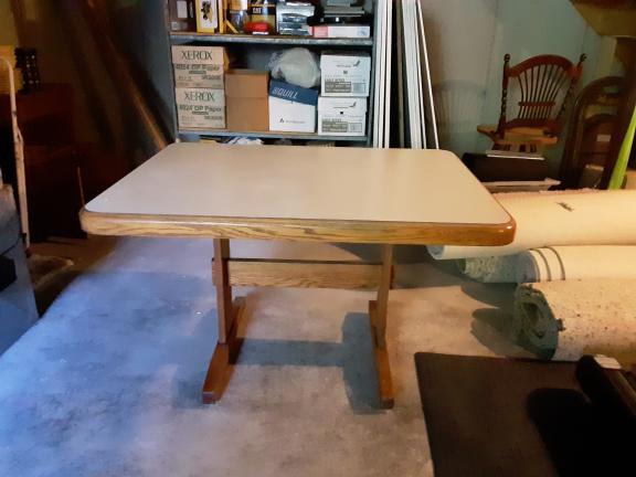 Oak kitchen table & 4 chairs for sale in Schoharie NY