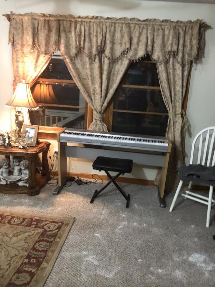 Electric piano for sale in Bracey VA