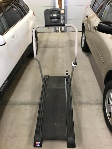 Treadmill, manual operation for sale in Pine Bluffs WY
