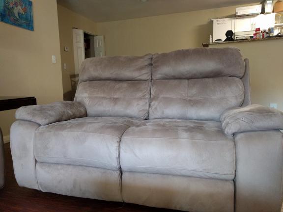 5 Pc Living Room with Reclining Sofa - $500