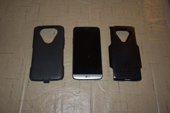 LG 5 32GB Smartphone with Otter Case/Unlocked for sale in Newport TN