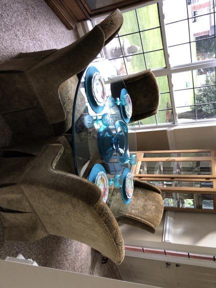 Table/chairs for sale in Mooresville NC