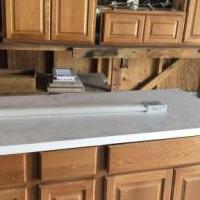 Kitchen cabinet set for sale in Angleton TX by Garage Sale Showcase member Vane Martinez, posted 09/17/2019