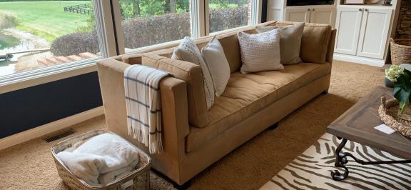 Garage sale in Noblesville, Indiana of Garage Sale Showcase Member KrisBussick.