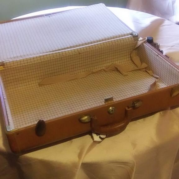 Samsonite Vintage Suitcase for sale in Jasper AL