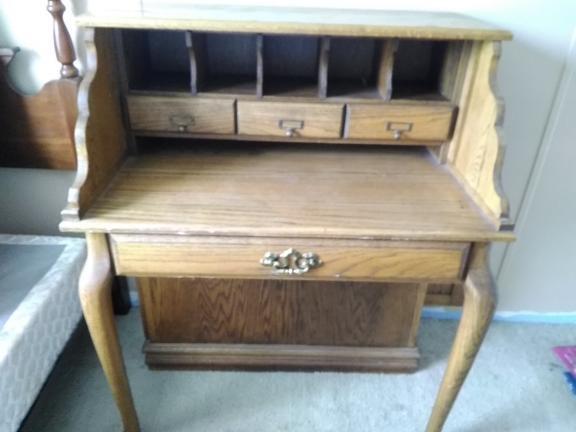 Solid oak desk for sale in Emanuel County GA