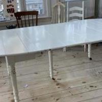 Antique dining table for sale in Castleton VT by Garage Sale Showcase member Jami1217, posted 01/11/2022