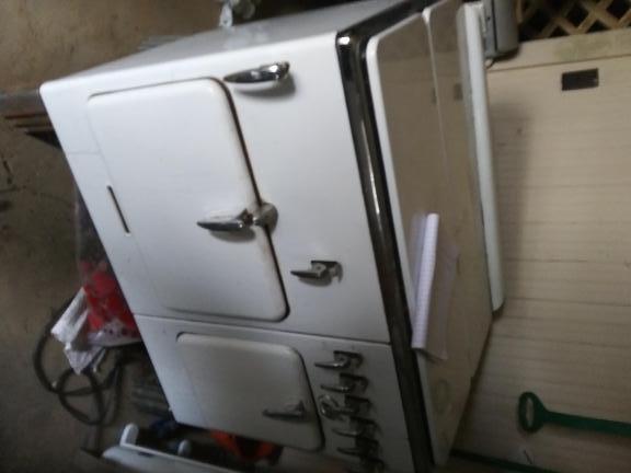 Vintage Chambers gas oven