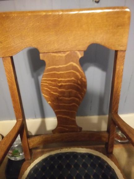 Solid Oak dining Rm Table & chairs Absolutely Beautifull