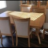 Dining room set for sale in Woodstock IL by Garage Sale Showcase member Cyndi847, posted 01/29/2020