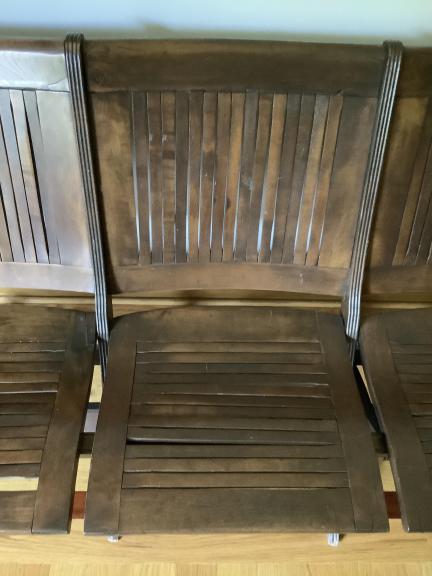 4-Seater Slatted Pew Church Chairs