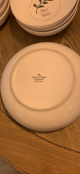 Pasta bowl set