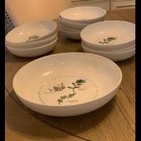 Pasta bowl set for sale in Matawan NJ by Garage Sale Showcase member Lppflug, posted 08/30/2020