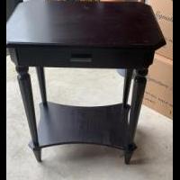 Accent table for sale in Matawan NJ by Garage Sale Showcase member Lppflug, posted 08/30/2020