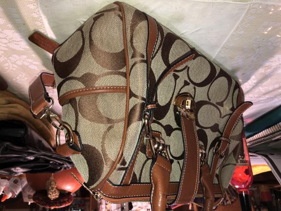 Coach hand/shoulder bag for sale in Kodak TN