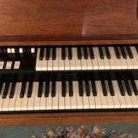 Hammond organ for sale in Boivar NY by Garage Sale Showcase member Sueann, posted 09/30/2020