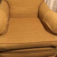 Arm chair for sale in Boivar NY by Garage Sale Showcase member Sueann, posted 09/30/2020