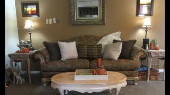 Victorian style formal couch for sale in Hutchinson MN