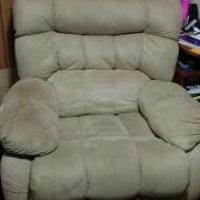 Comfy Recliner for sale in Randolph County GA by Garage Sale Showcase member coachandrews, posted 03/01/2020